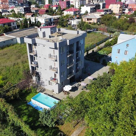 Femily Hotel In Batumi Mareti Str 2 Esterno foto