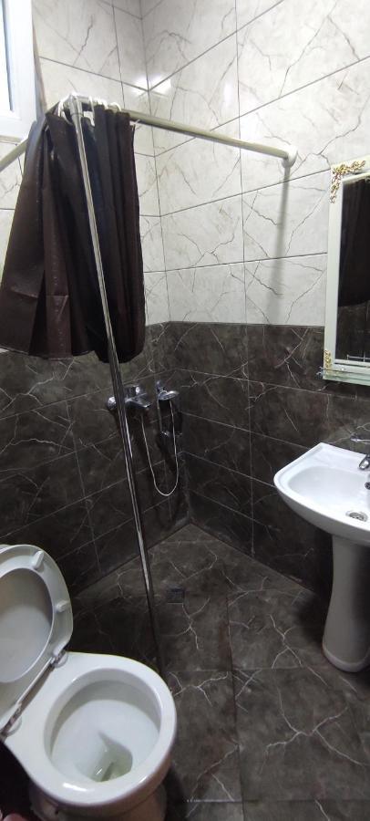 Femily Hotel In Batumi Mareti Str 2 Esterno foto