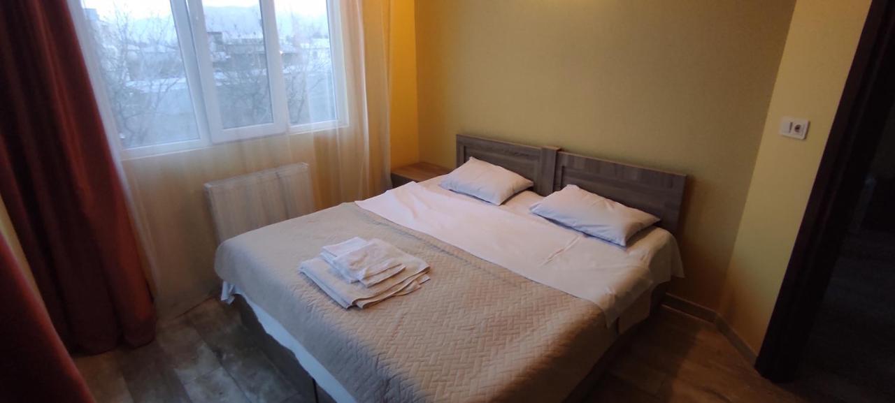 Femily Hotel In Batumi Mareti Str 2 Esterno foto