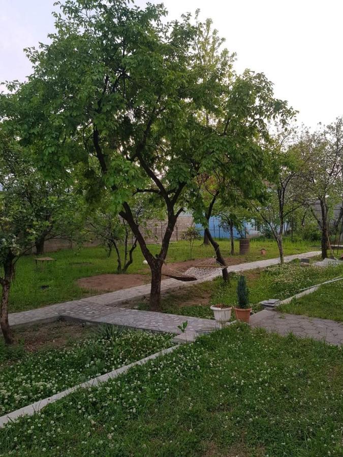 Femily Hotel In Batumi Mareti Str 2 Esterno foto