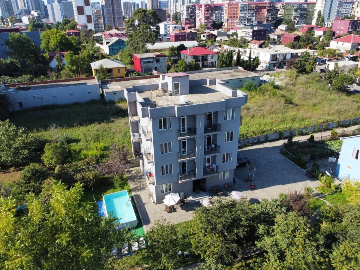 Femily Hotel In Batumi Mareti Str 2 Esterno foto