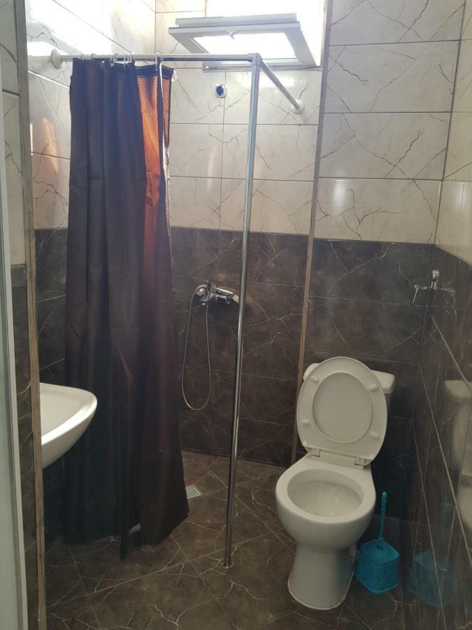Femily Hotel In Batumi Mareti Str 2 Esterno foto