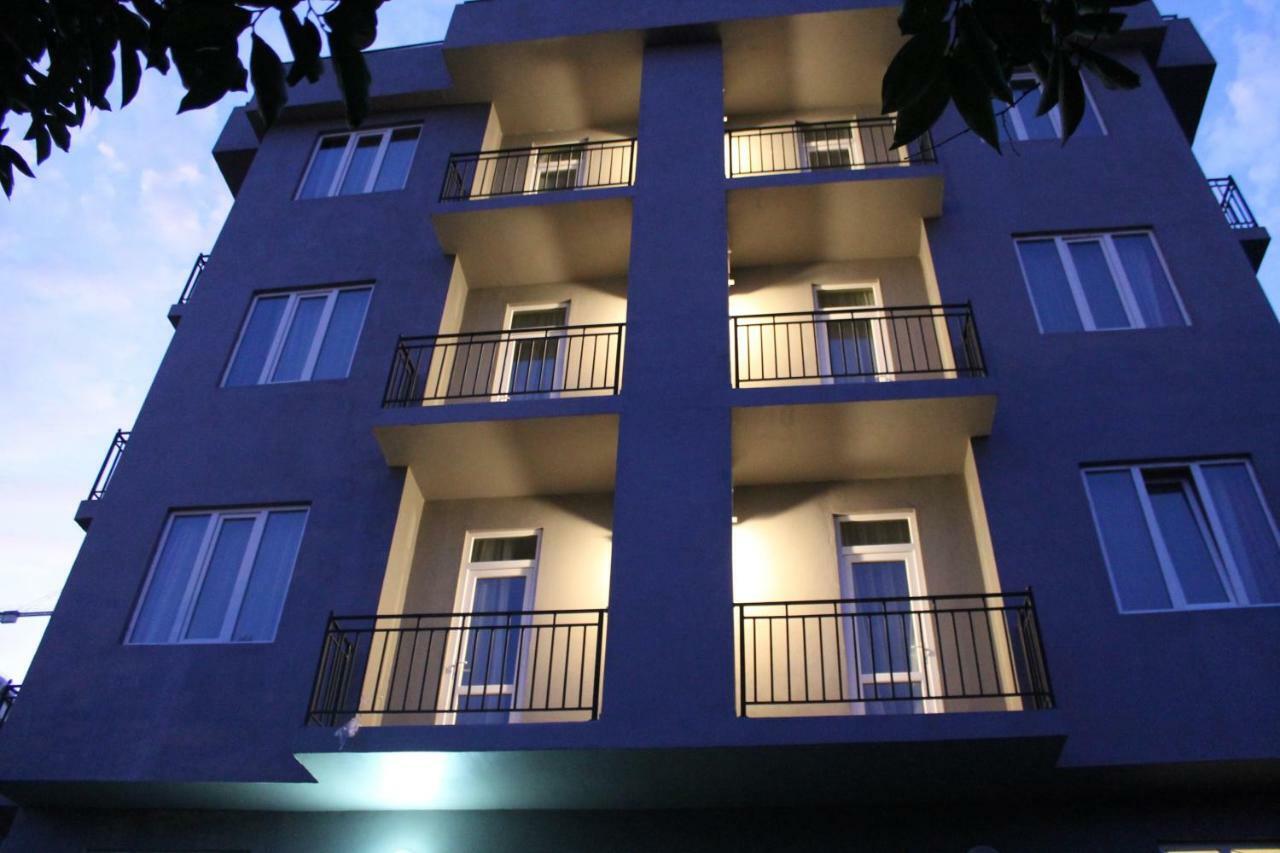 Femily Hotel In Batumi Mareti Str 2 Esterno foto