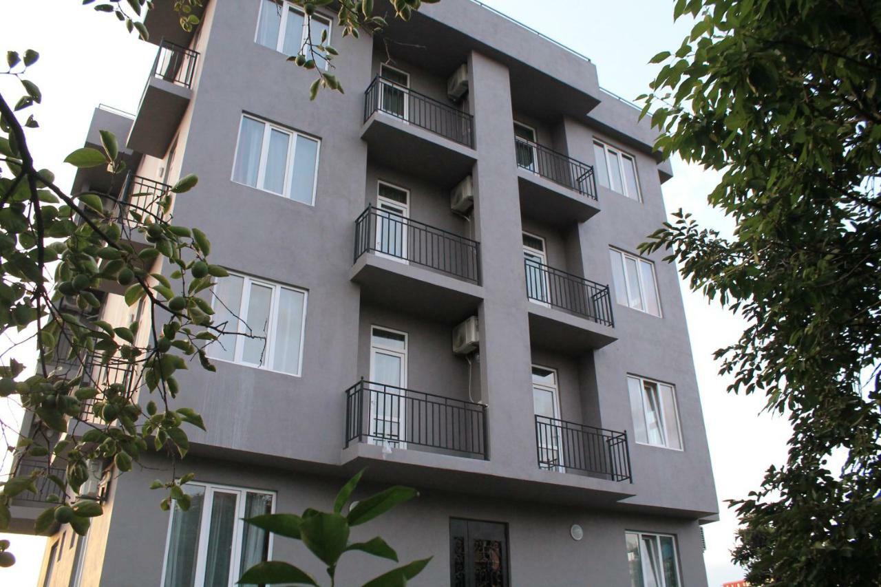 Femily Hotel In Batumi Mareti Str 2 Esterno foto