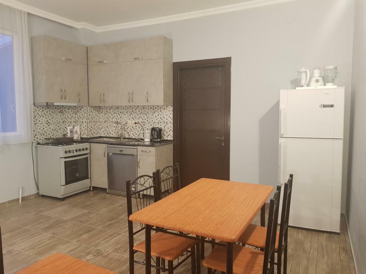 Femily Hotel In Batumi Mareti Str 2 Esterno foto