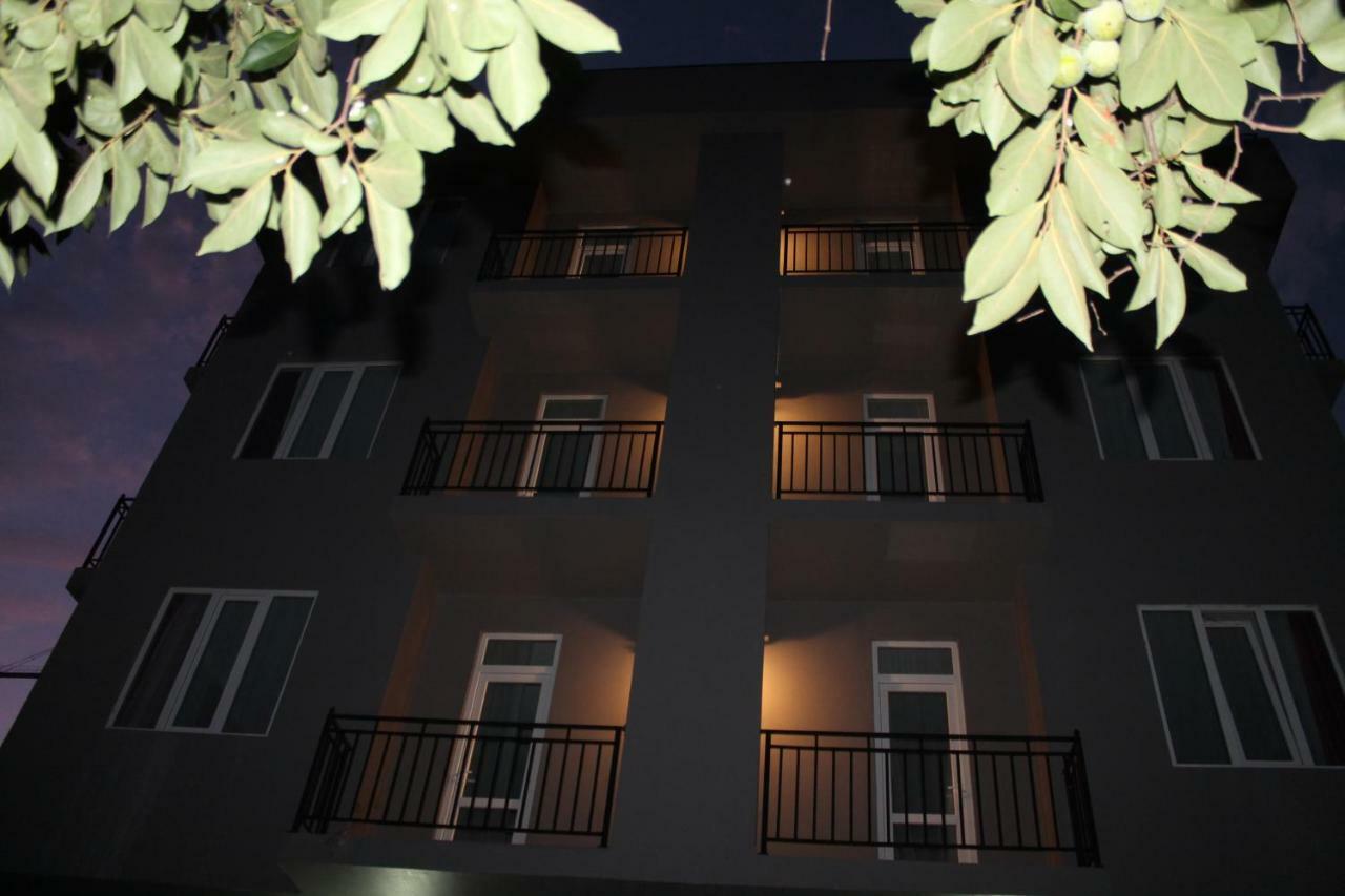Femily Hotel In Batumi Mareti Str 2 Esterno foto